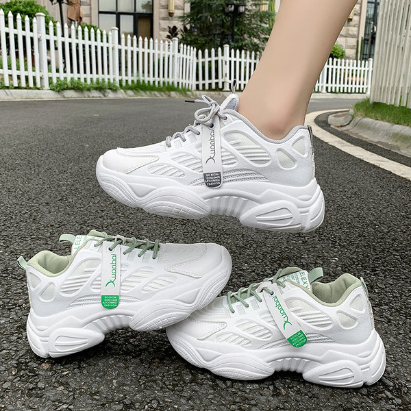 Alkalmi női fehér tornacipő magas talppal