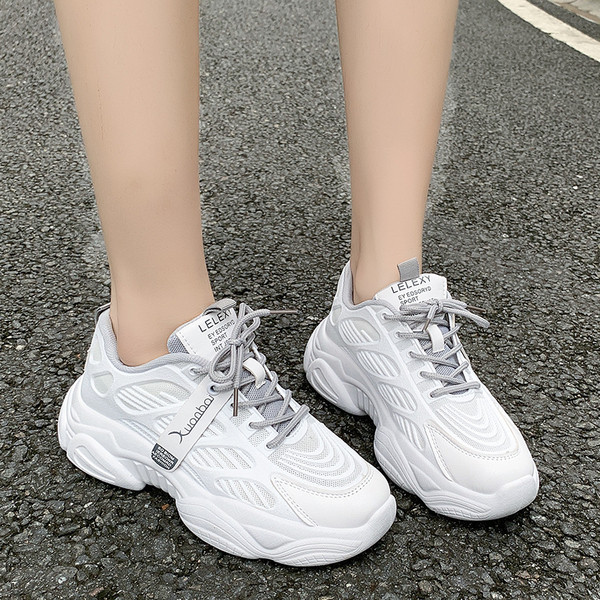 Alkalmi női fehér tornacipő magas talppal