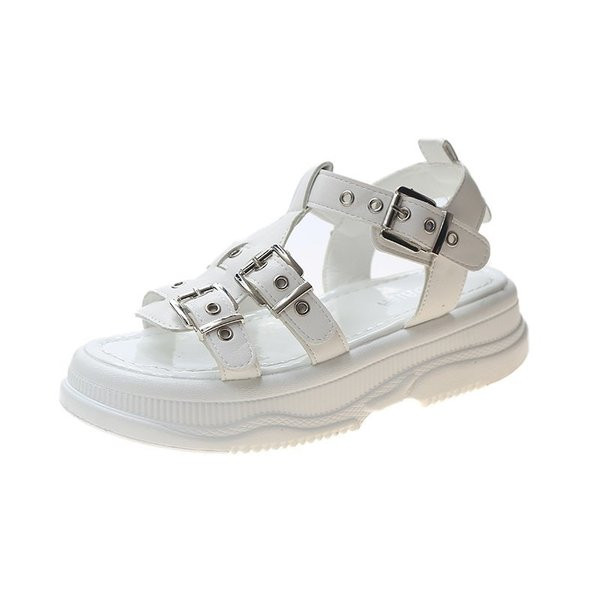 Praegused kõrge talla ja metallelementidega naiste sandaalid