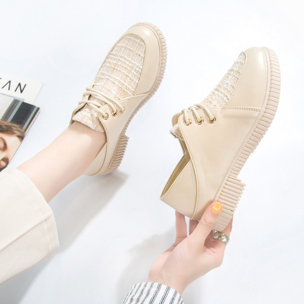 Lapos talpú női alkalmi cipő