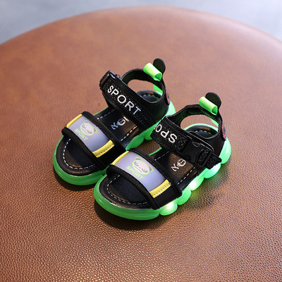 Világító gyerekszandál matricákkal fiúknak