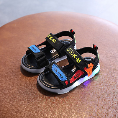 Világító gyerekszandál matricákkal fiúknak