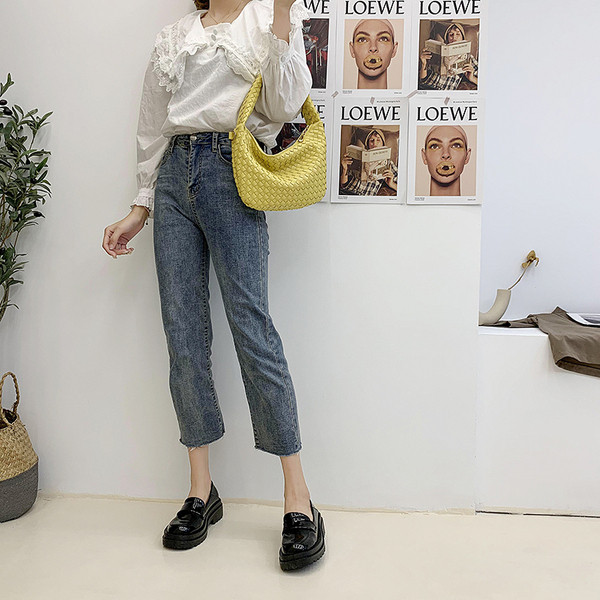 Női bőrcipő magas lapos talppal