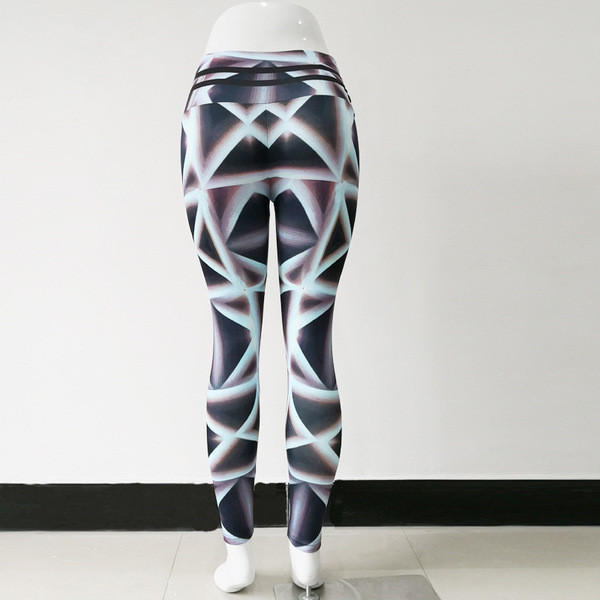 Elastīgi sieviešu legingi ar ģeometriskām formām