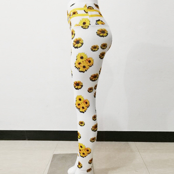 Sieviešu ķīlis ar ziedu apdruku