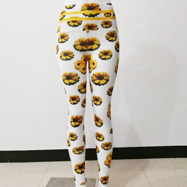 Sieviešu ķīlis ar ziedu apdruku