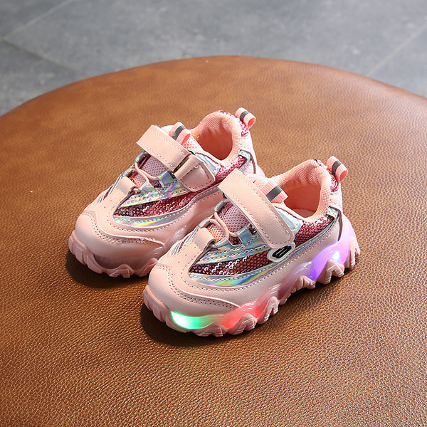 Világító gyerekcipő durva talppal és matricával lányoknak