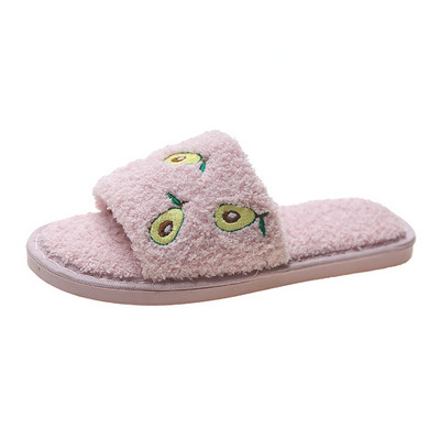 Női pehelypapucs lapos talppal és avokádó formájú hímzéssel