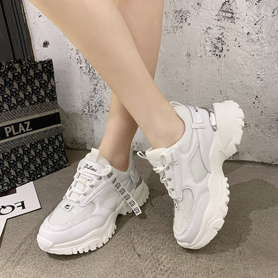  Γυναικεία αθλητικά παπούτσια με τραχιά σόλα