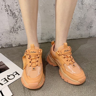  Γυναικεία αθλητικά παπούτσια με τραχιά σόλα