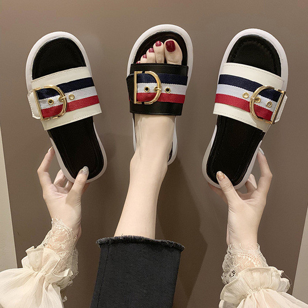 Ikdienas sieviešu čības ar krāsainām lentītēm un metāla sprādzi