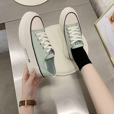 Sieviešu ikdienas kedas ar augstu un plakanu zoli