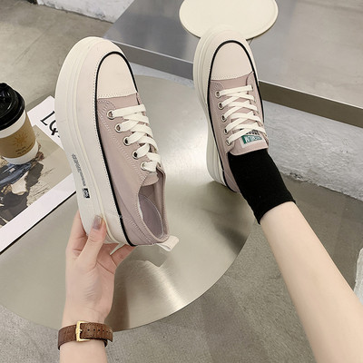 Sieviešu ikdienas kedas ar augstu un plakanu zoli