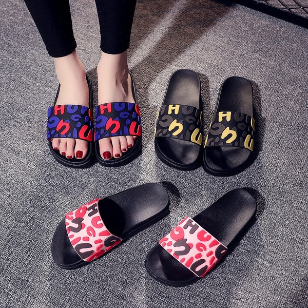 Naiste vabaaja sussid kõrge talla ja värviliste elementidega