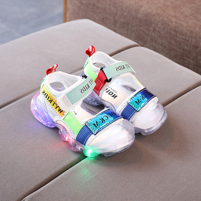 Világító gyerekszandál felirattal fiúknak és lányoknak