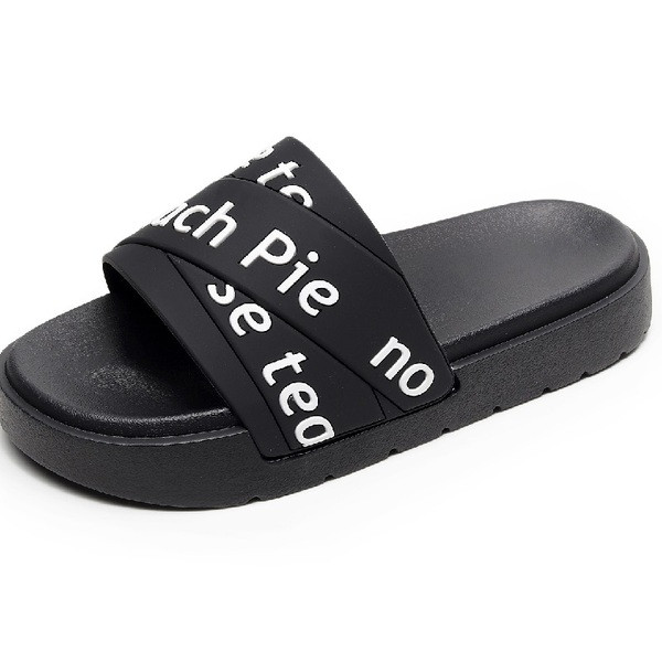 Alkalmi női papucs lapos talppal és feliratokkal