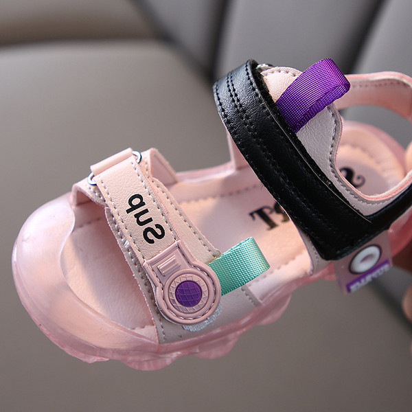 Világító gyerekszandál fiúknak és lányoknak