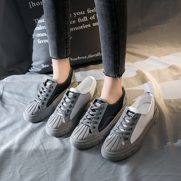 Női sport- és szabadidőcipő lapos talppal