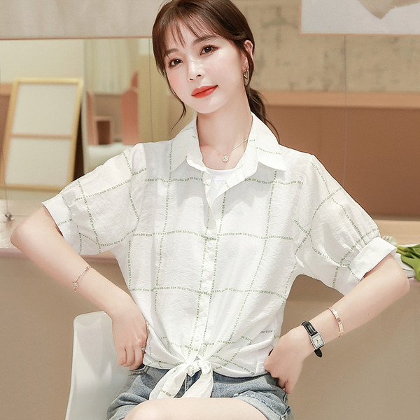 Rūtains sieviešu krekls ar klasisku apkakli un pogām