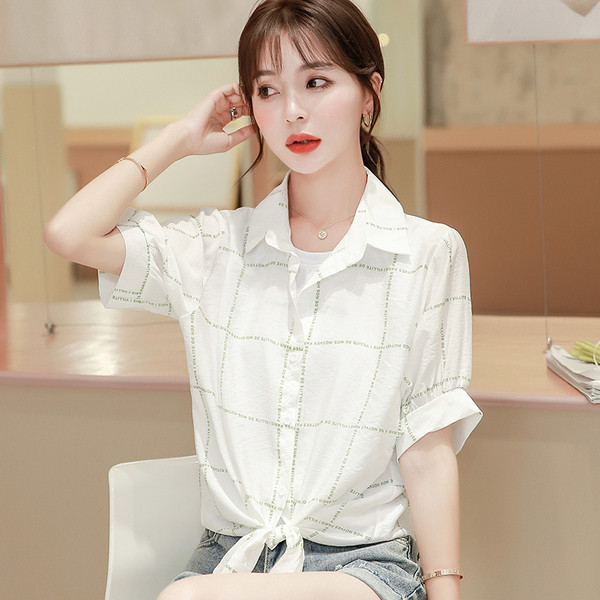 Rūtains sieviešu krekls ar klasisku apkakli un pogām