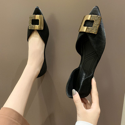 Stilīgi sieviešu apavi ar plakanu zoli - smails modelis