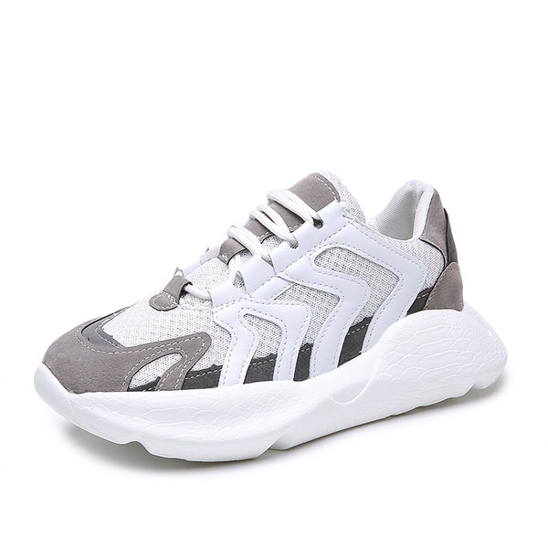 Lapos talpú női sportcipők új modellje