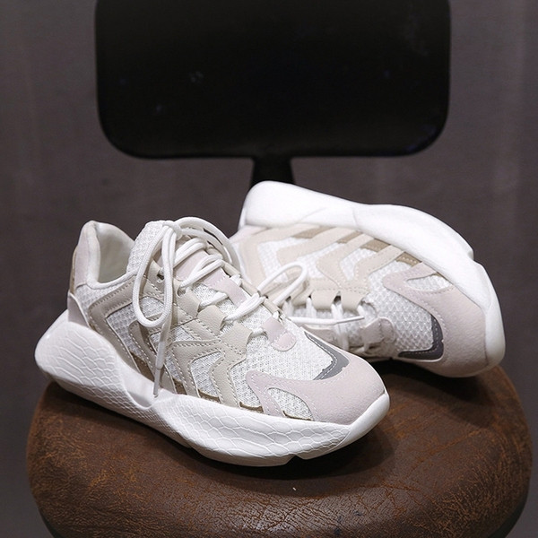 Lapos talpú női sportcipők új modellje