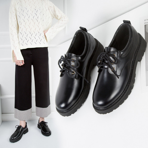 Modern női bőr fűzős cipő