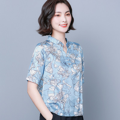 Női szatén ing virágos motívumokkal, alacsony gallérral