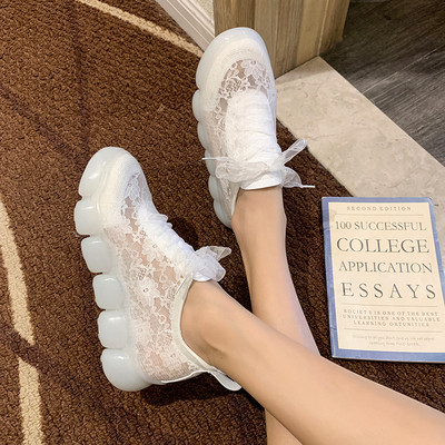 Modernas sieviešu vasaras kedas ar blīvējuma saitēm