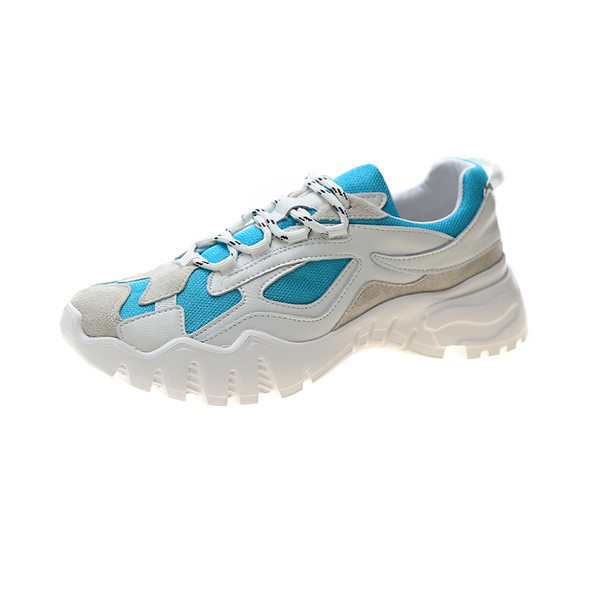 Női alkalmi sportcipő színes fűzővel, durva talppal