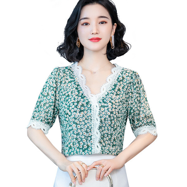 Új modell női ing csipkével és virágos motívumokkal