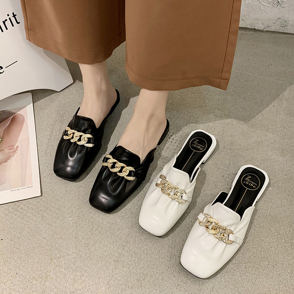 Stilīgas sieviešu čības no eko ādas ar metāla ķēdīti