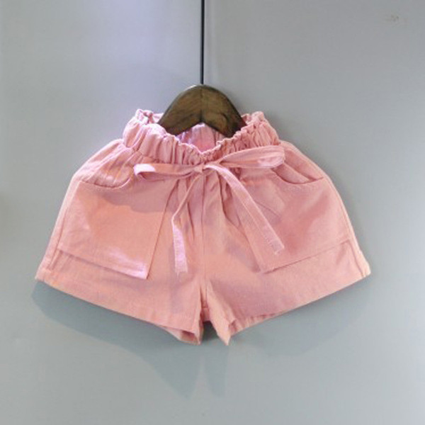 Kétrészes, korszerű gyermekkészlet rövidnadrágos és blúzos lányoknak