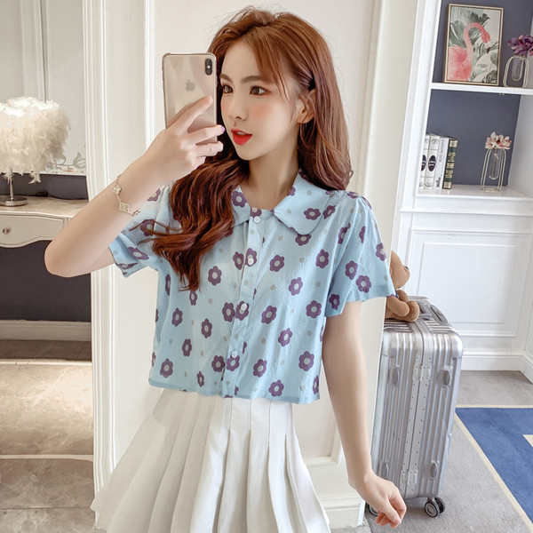 Ikdienas sieviešu krekls ar ziedu motīviem un īsām piedurknēm