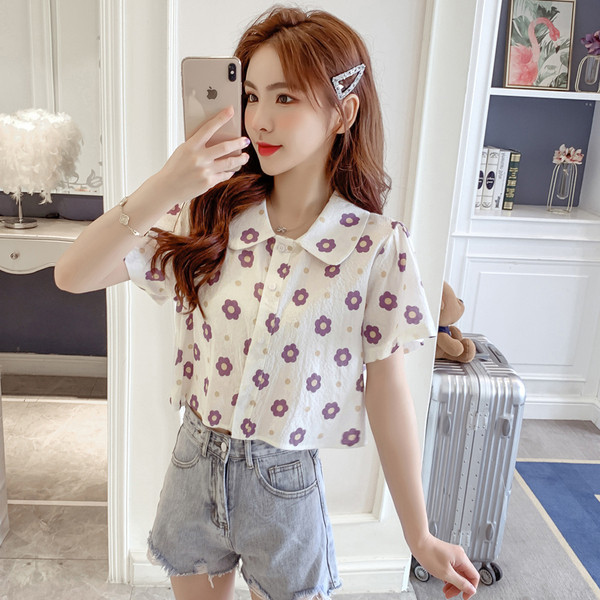 Ikdienas sieviešu krekls ar ziedu motīviem un īsām piedurknēm