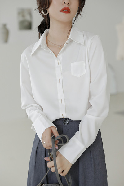Alkalmi női ing zsebbel és hosszú ujjal