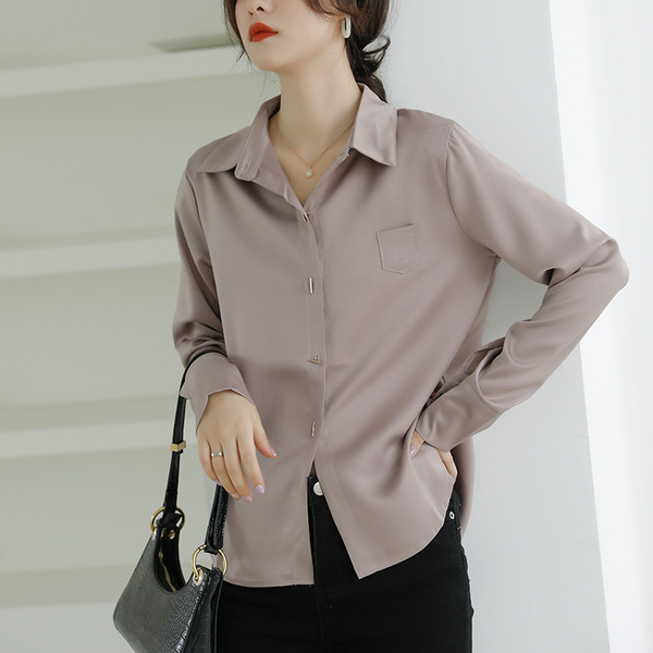 Alkalmi női ing zsebbel és hosszú ujjal