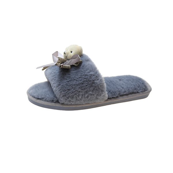 Házi készítésű női papucs szalaggal és macival