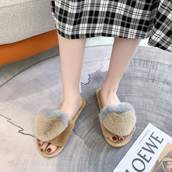 Pašdarinātas sieviešu dūnu čības ar plakanu zoli un sirdi