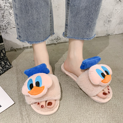 Új női papucs modell plüssjátékkal