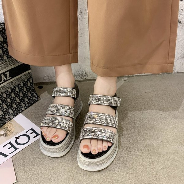 Moodsad naiste sandaalid 6 cm platvormi ja kividega