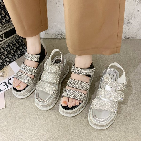 Moodsad naiste sandaalid 6 cm platvormi ja kividega