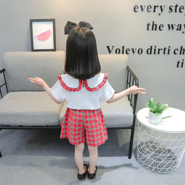 Mūsdienīgs bērnu komplekts meitenēm ar blūzi un šortiem