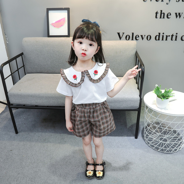 Mūsdienīgs bērnu komplekts meitenēm ar blūzi un šortiem