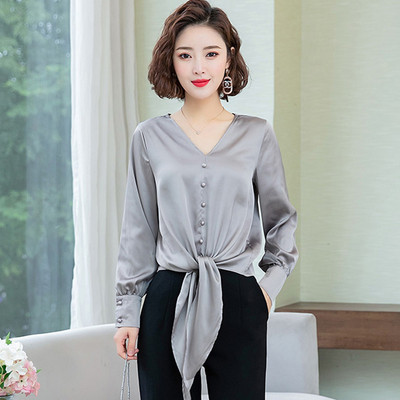 Szatén női ing V-nyakú és hosszú ujjú