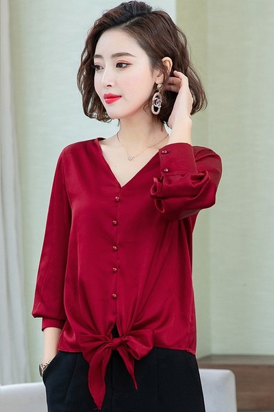 Szatén női ing V-nyakú és hosszú ujjú