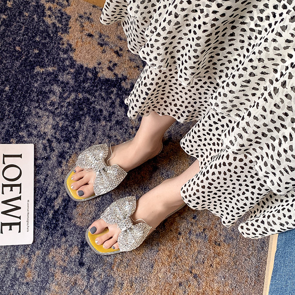 Sieviešu čības ar silikona lencītēm un lentīti