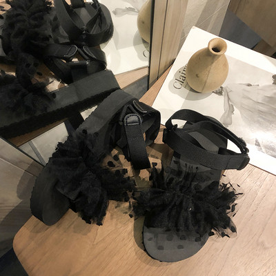 Uus mudel naiste mustad sandaalid lameda talla ja tülliga