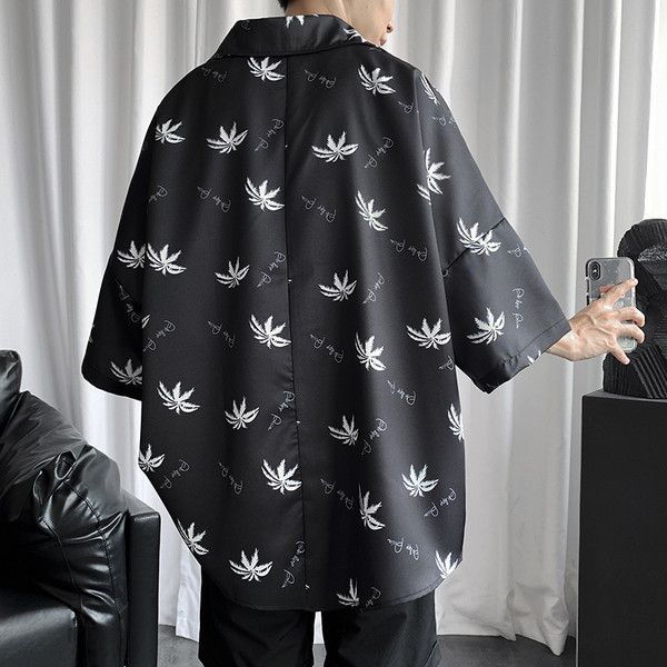 Széles férfi ing klasszikus gallérral és 3/4-es ujjakkal